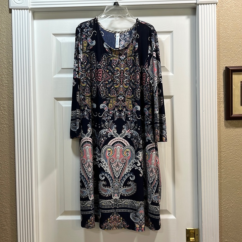 Paisley Grace size extra large 3/4 length sleeve casual dress with pockets.